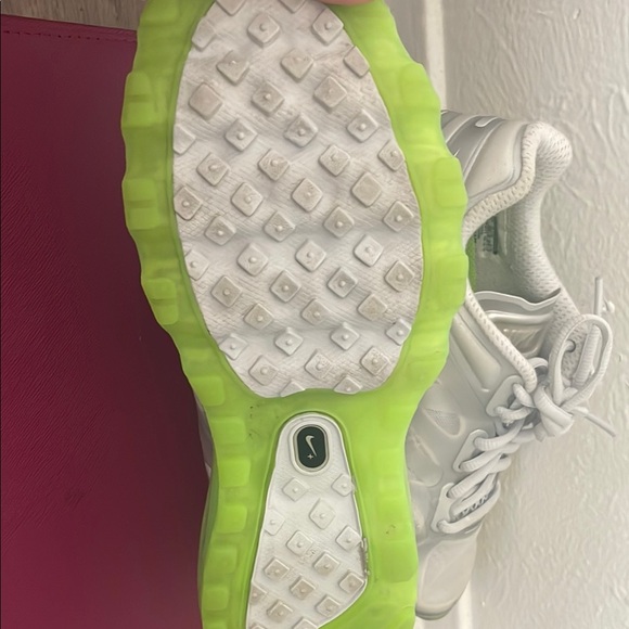 White and Green Performance Sneakers with Cushioned Support - Picture 4 of 6